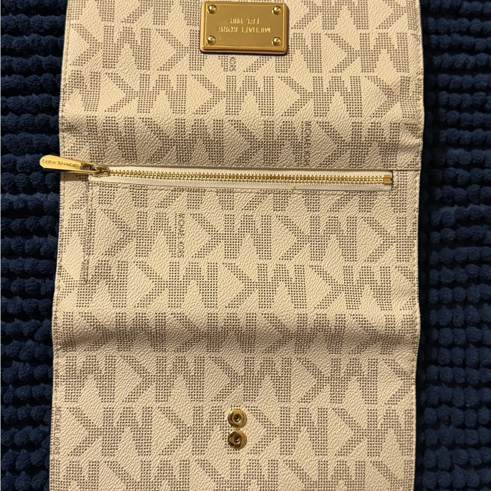 Michael Kors Cream Wallet with Gold Accents - Picture 8 of 10